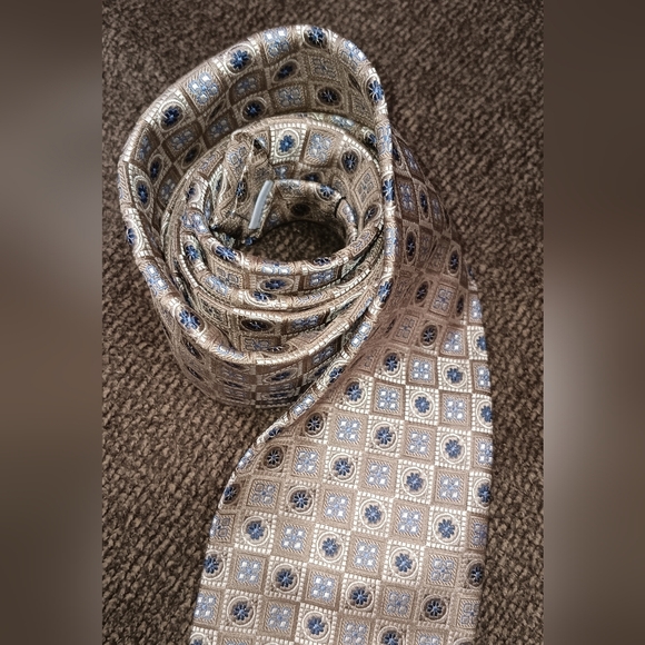 Burma Bibas Classic Men’s Neck Timeless 100% Silk Tie 61"Long x 3.75" Wide EUC - Picture 5 of 6